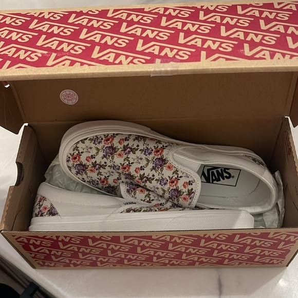 Vans Women's Floral Slip-On Shoes - White and Multicolor in box never worn - Picture 3 of 4